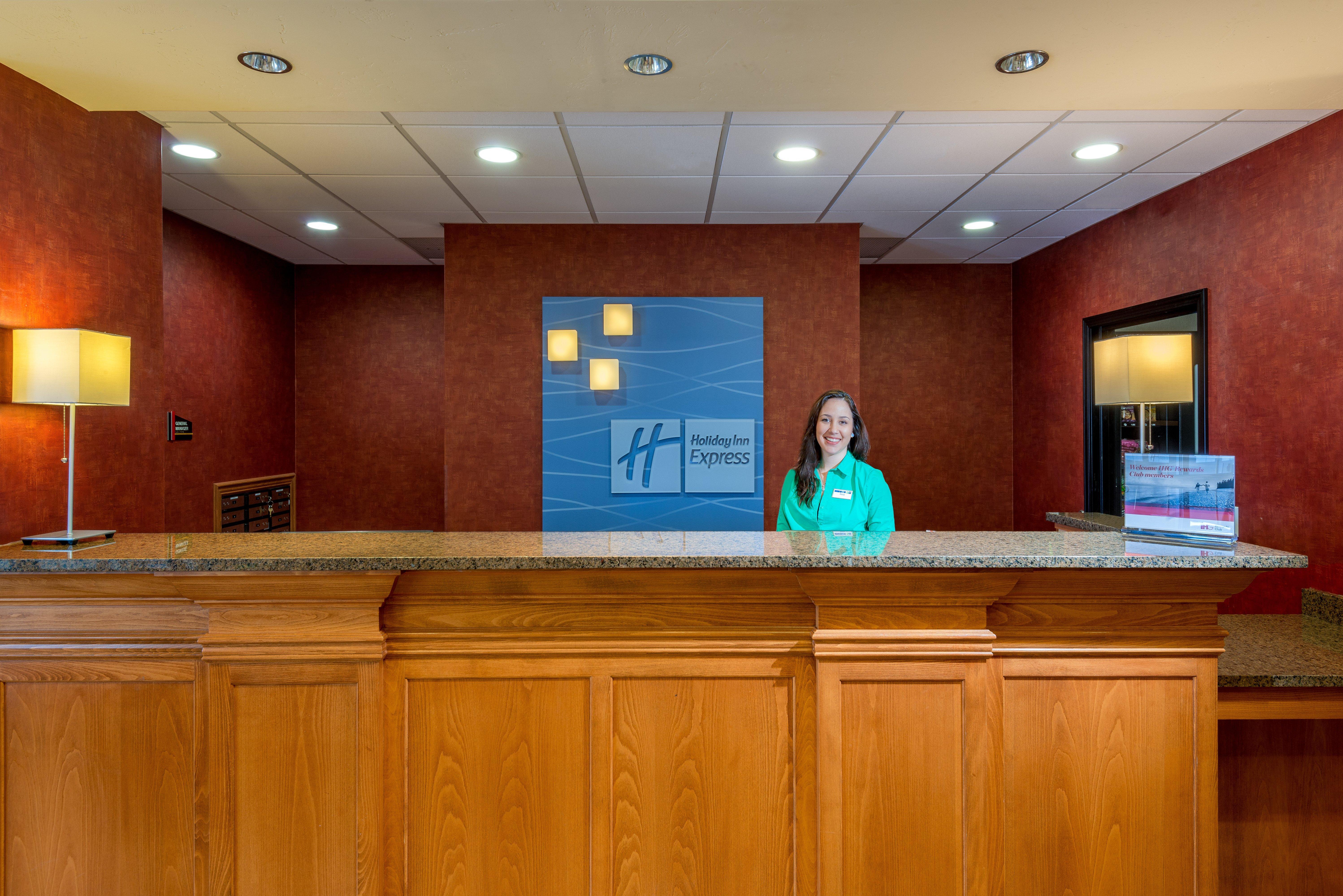 Holiday Inn Express Hotel Vernal By Ihg Exterior foto